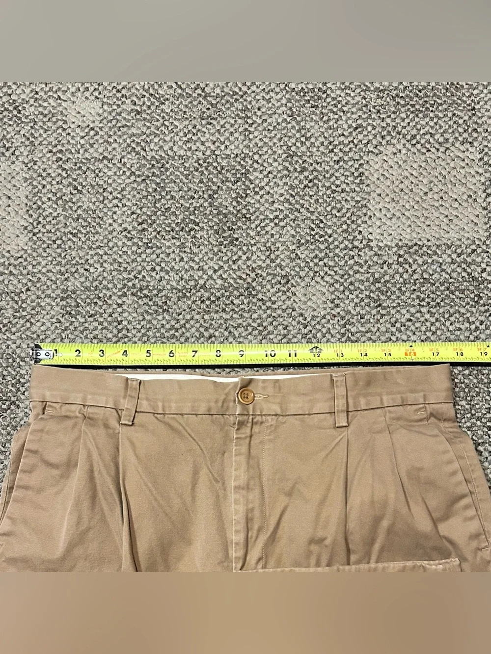 Vintage Banana Republic Smithfield Chino Mens 35x30 Tan Pleated Cuffed Y2K